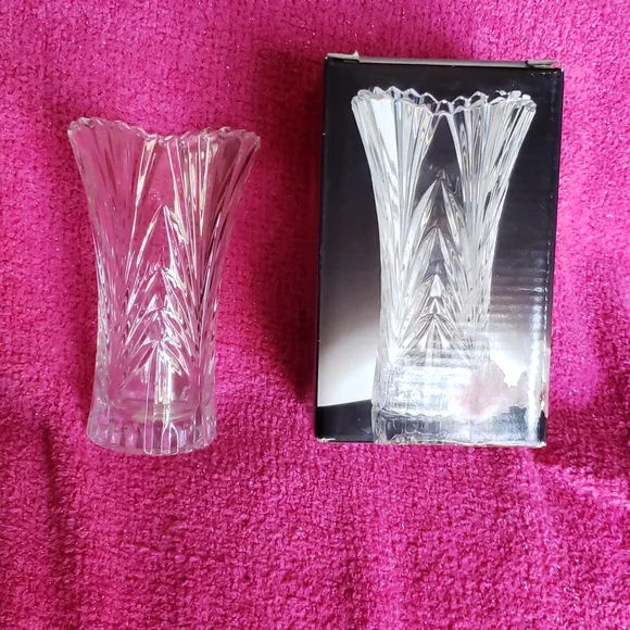 Mikasa 5" bud vase - Picture 2 of 5